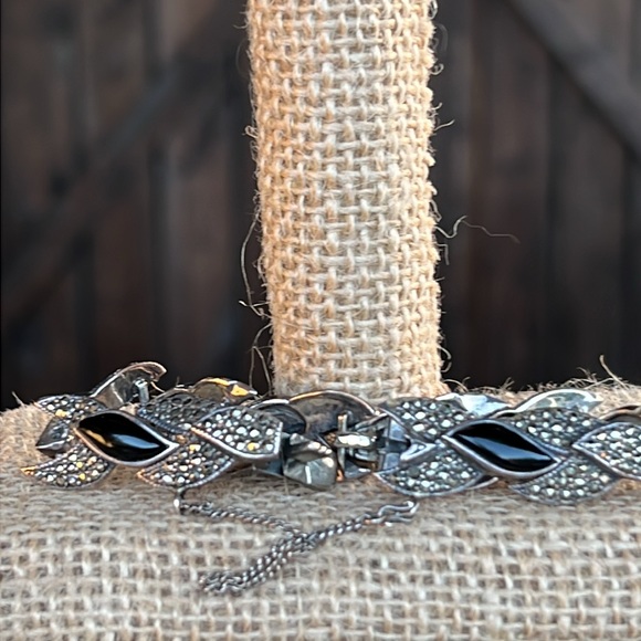 Vintage Sterling silver and marcasite and black onyx bracelet - Picture 3 of 9